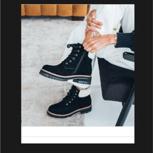 AquaDiva Sola Boots 10 Black Suede Faux Fur Combat Water Resistant 5.5 EU 36 NEW